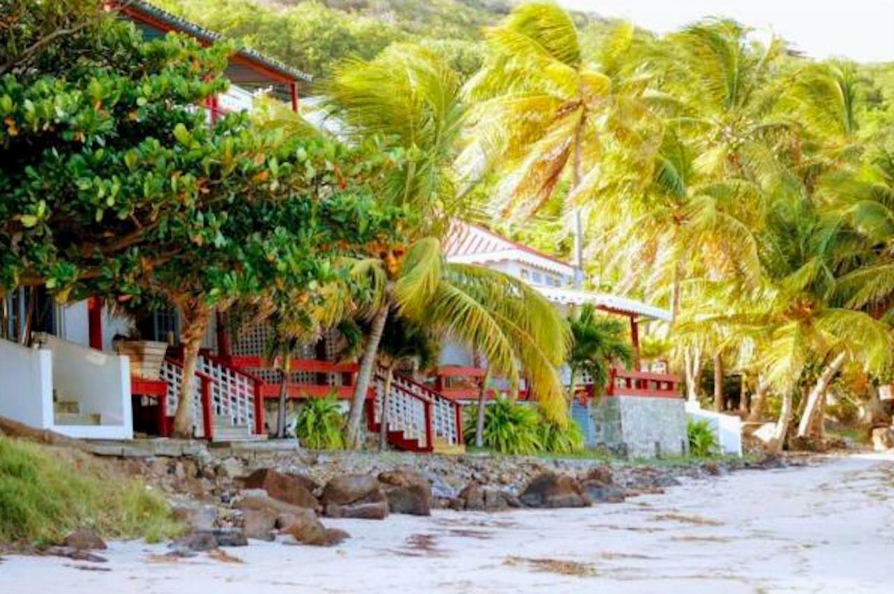 Bequia Beachfront Villa Hotel Friendship Bagian luar foto