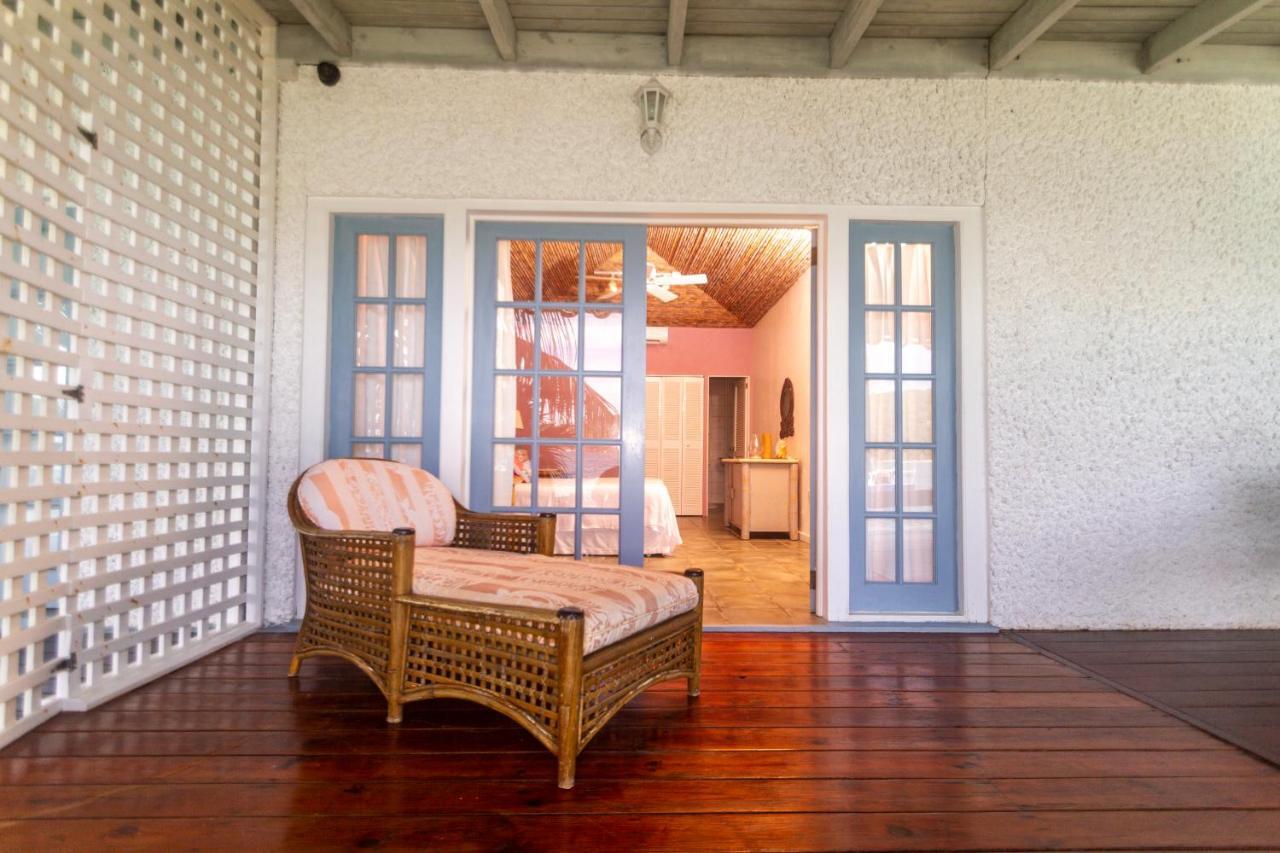 Bequia Beachfront Villa Hotel Friendship Bagian luar foto